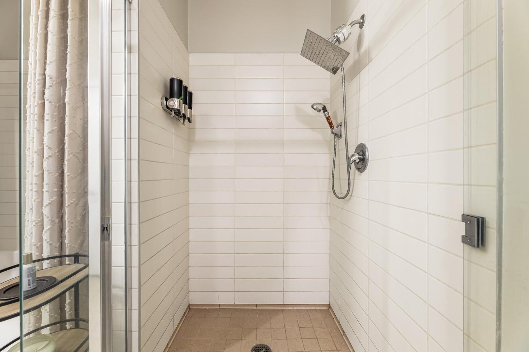 Dtla Loft, Parking, Pool, Gym, Steps To Crypto Arena *